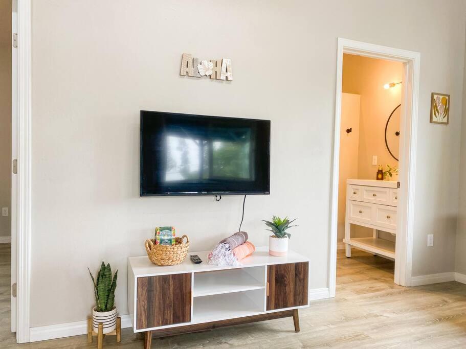 Hibiscus Hale, Full Kitchen, King Bed, Parking Apartment Keaau Bagian luar foto