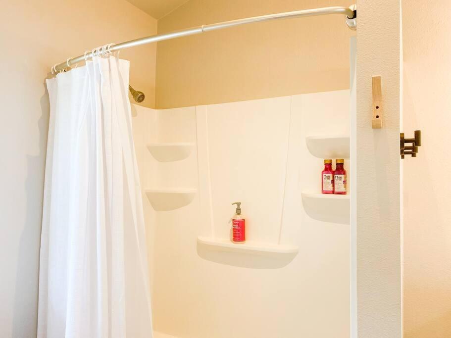 Hibiscus Hale, Full Kitchen, King Bed, Parking Apartment Keaau Bagian luar foto