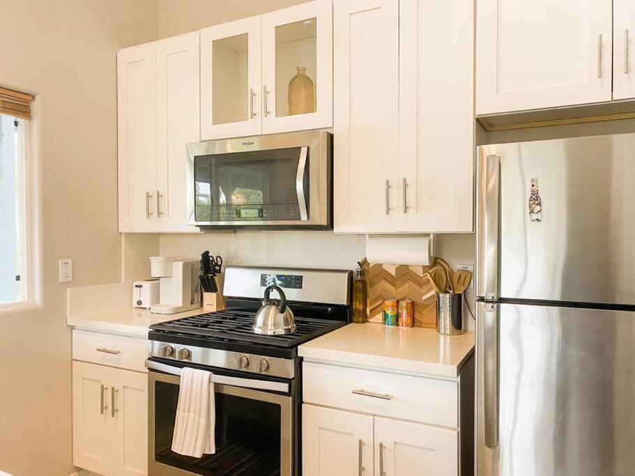 Hibiscus Hale, Full Kitchen, King Bed, Parking Apartment Keaau Bagian luar foto